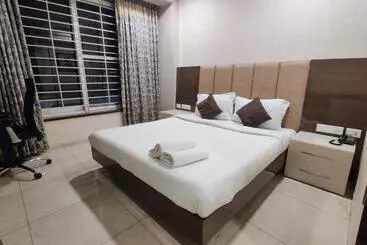 Hotel Pph Living Neermala Residency