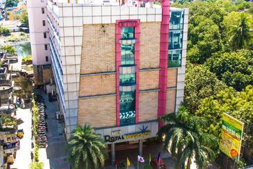 酒店 Royal Regency