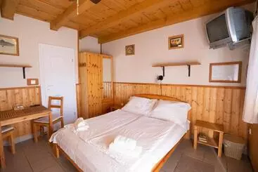 Bed & Breakfast Vadvirág Vendéglő és Panzió