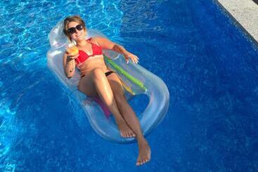 Отель Biruza Club