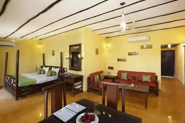 Hotel Welcomheritage Jungle Home Pench