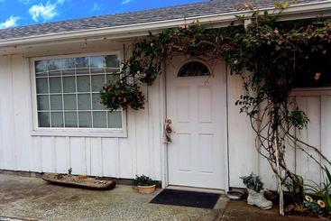 Pacific Motel And Rv