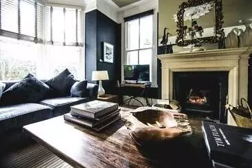 一軒屋 Gwern Borter Manor Bed & Breakfast