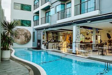 Ratri Hotel Phuket Old Town