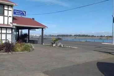 Albatross Motel