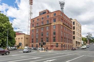 Hotel Mantra One Sandy Bay Road