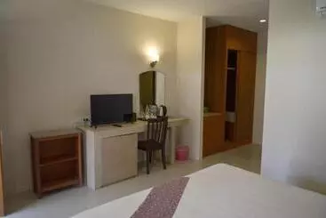 בית מלון כפרי Nakara Long Beach Resort   Sha Extra Plus