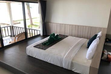 בית מלון כפרי Nakara Long Beach Resort Sha Extra Plus