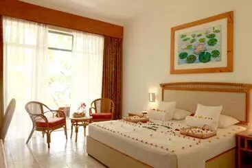 ホテル The Oasis Beach Resort