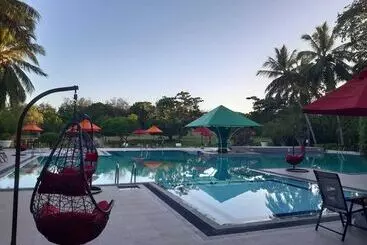 Hotel The Oasis Beach Resort