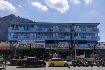 בית מלון כפרי The Palace Aonang Resort