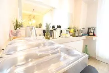 تختخواب و صبحانه Ad Astra Rooms