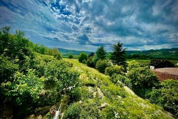 ホテル Agriturismo Poderi Zunino