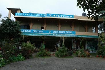 Hotel Oyo 14135 Ashly S Residency