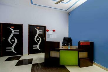 Отель Oyo 74383  Grand Tulip