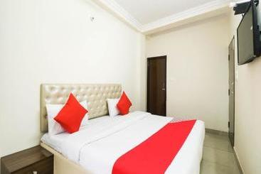 Szálloda Oyo Del2822 Moody Moon