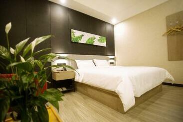 Hotel Up And In Baotou Qingshan District Central International