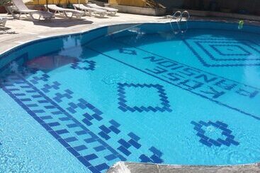 تختخواب و صبحانه Kose Pension