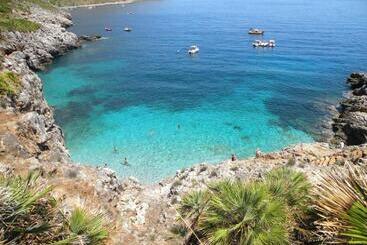 تختخواب و صبحانه Il Terrazzo Dei Templi