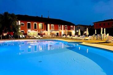 Aparthotel Residence   Il Giardino Del Cigno