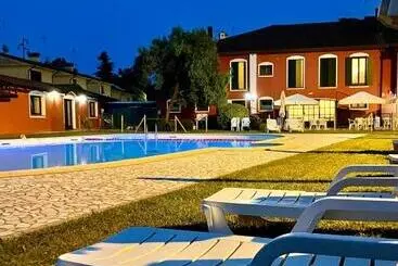 アパートホテル Residence   Il Giardino Del Cigno