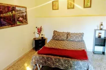 ベッドアンドブレックファースト Casa Roja Parche Campestre   Hospedaje Guatapé