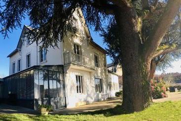 ベッドアンドブレックファースト Chambres D'hôtes La Maison Blanche