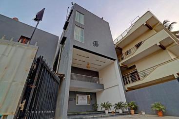 בית מלון כפרי Townhouse 1178 Royal Encore