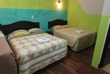 Hotel Kasa Kamelot Central