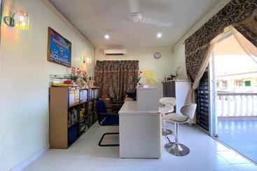 Hotel Oyo 90218 Kbkb Homelystay