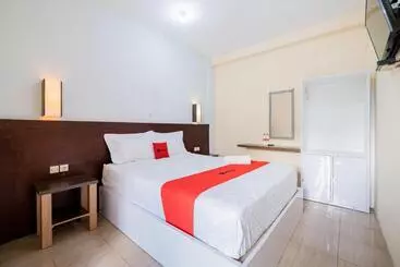 Hotel Reddoorz At Omahku Guest House Batu
