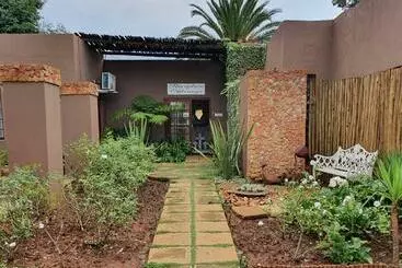 پانسیون Heidi's Place Guesthouse