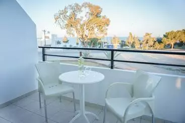 هتل آپارتمان Konnos Bay Gardens