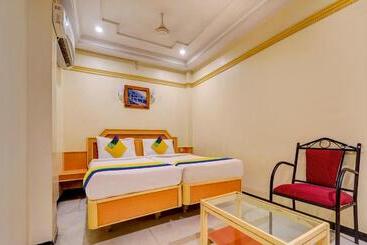 Hotel Itsy By Treebo   Coastal Grand Sathyam