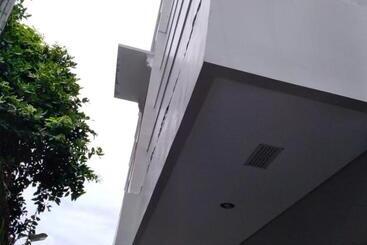 호텔 Kangen Yogya Homestay Malioboro Mitra Reddoorz