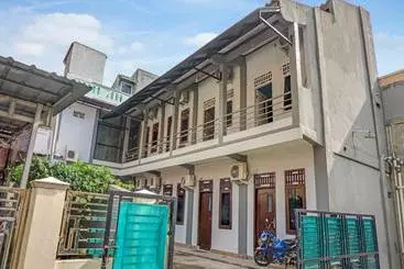 Hotel Oyo 90314 Stadion Guesthouse Syariah