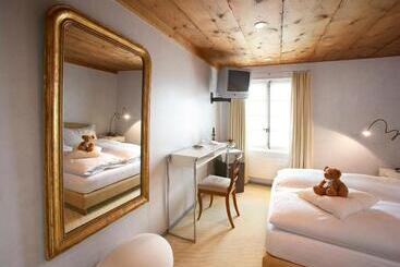 Romantik Hotel De L Ours