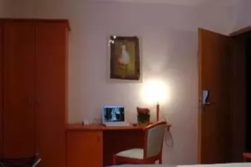 هتل South Charleroi Airport