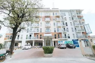 هتل Reddoorz Plus At Alpina Heights Paranaque