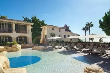 Columbia Beach Resort