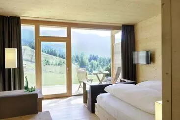Holzhotel Forsthofalm
