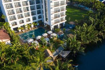 هتل Shining Riverside Hoi An Boutique & Spa