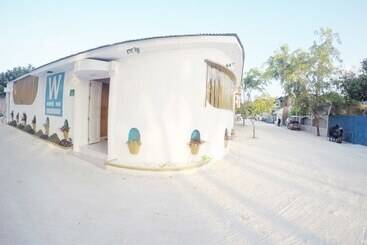 پانسیون Wavoe Inn