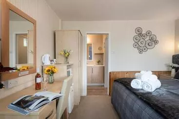 Estuary Lodge Motel B&b