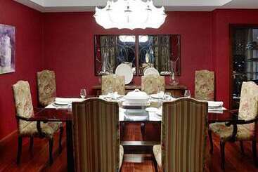 فندق Castillo Del Bosque La Zoreda