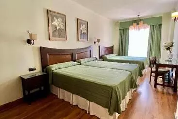 فندق Los Dolmenes