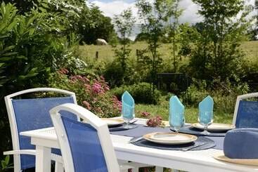 Отель Résidence Odalys Le Hameau Du Lac