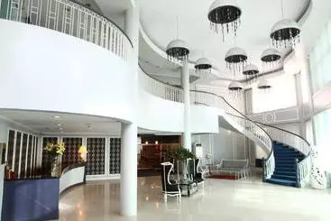 King's Royale Hotel And Resort