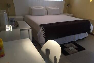 پانسیون Rosey Rest Inn