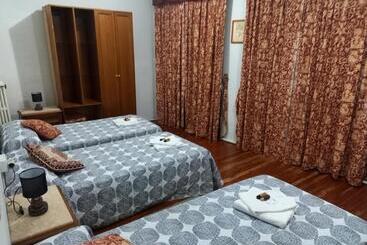 تختخواب و صبحانه El Bordón De La Casa Batallón